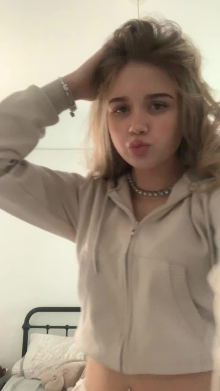 @isabellaalliston