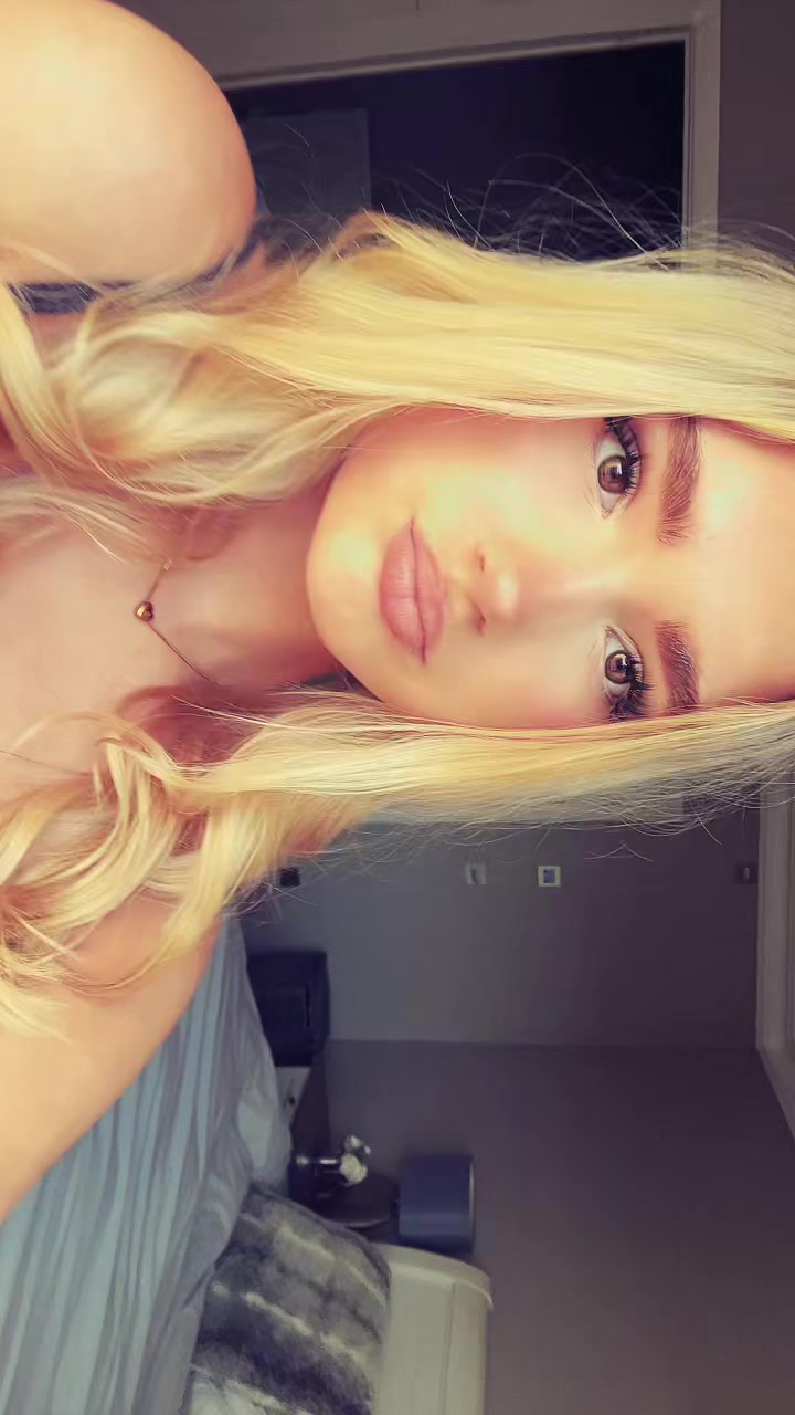 @Fav_blond1e 🇵🇱