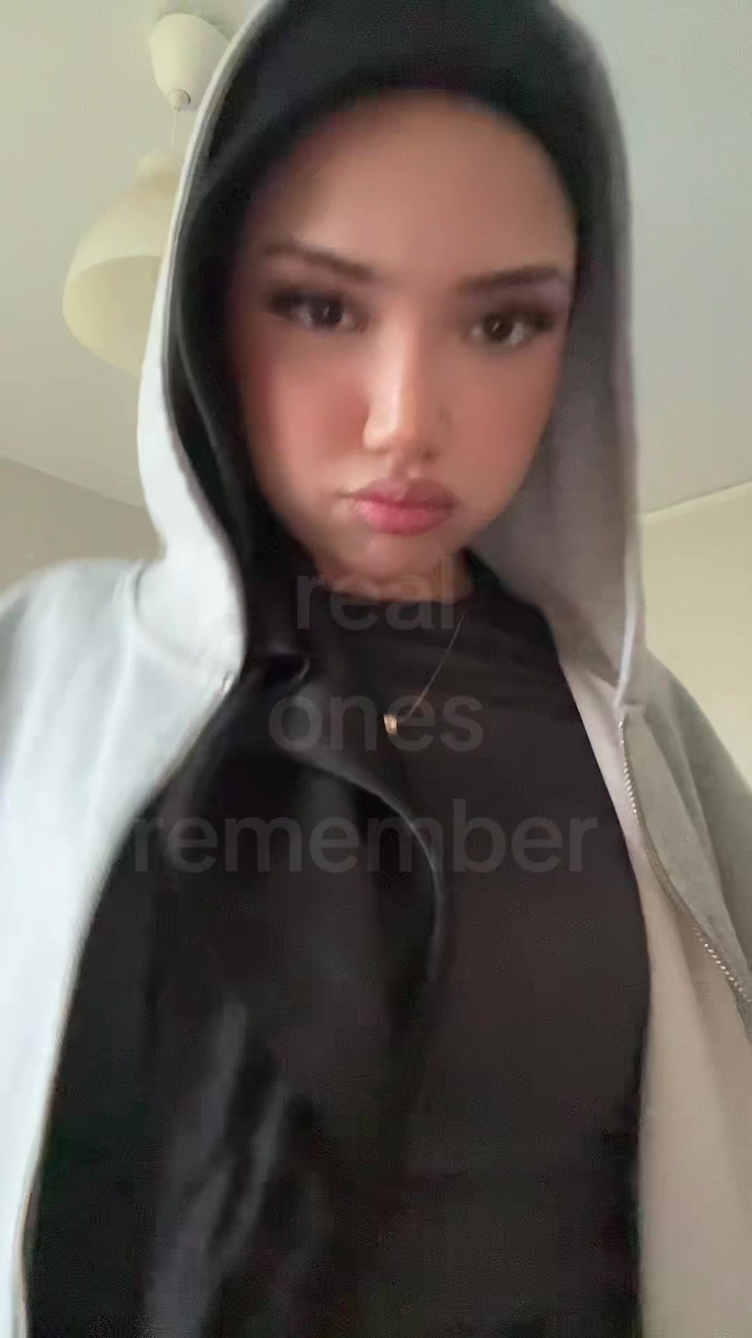 @TAYTAY