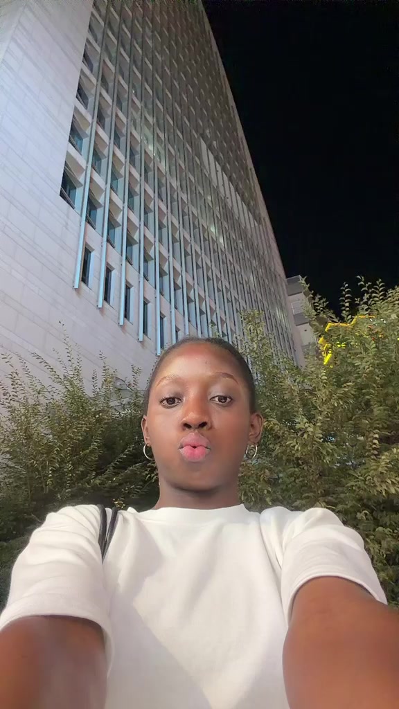 @ÉMILIE MIKOUATA 🦋🇬🇦🇰🇷