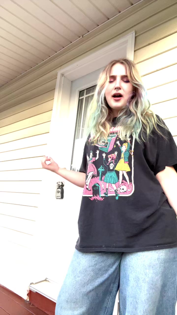 @️Julie