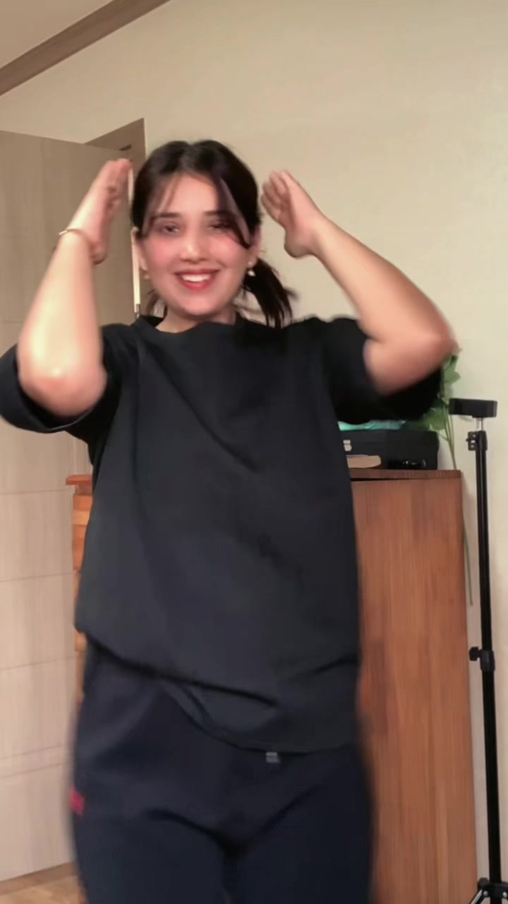 @Binitaa ᥫ᭡🥰