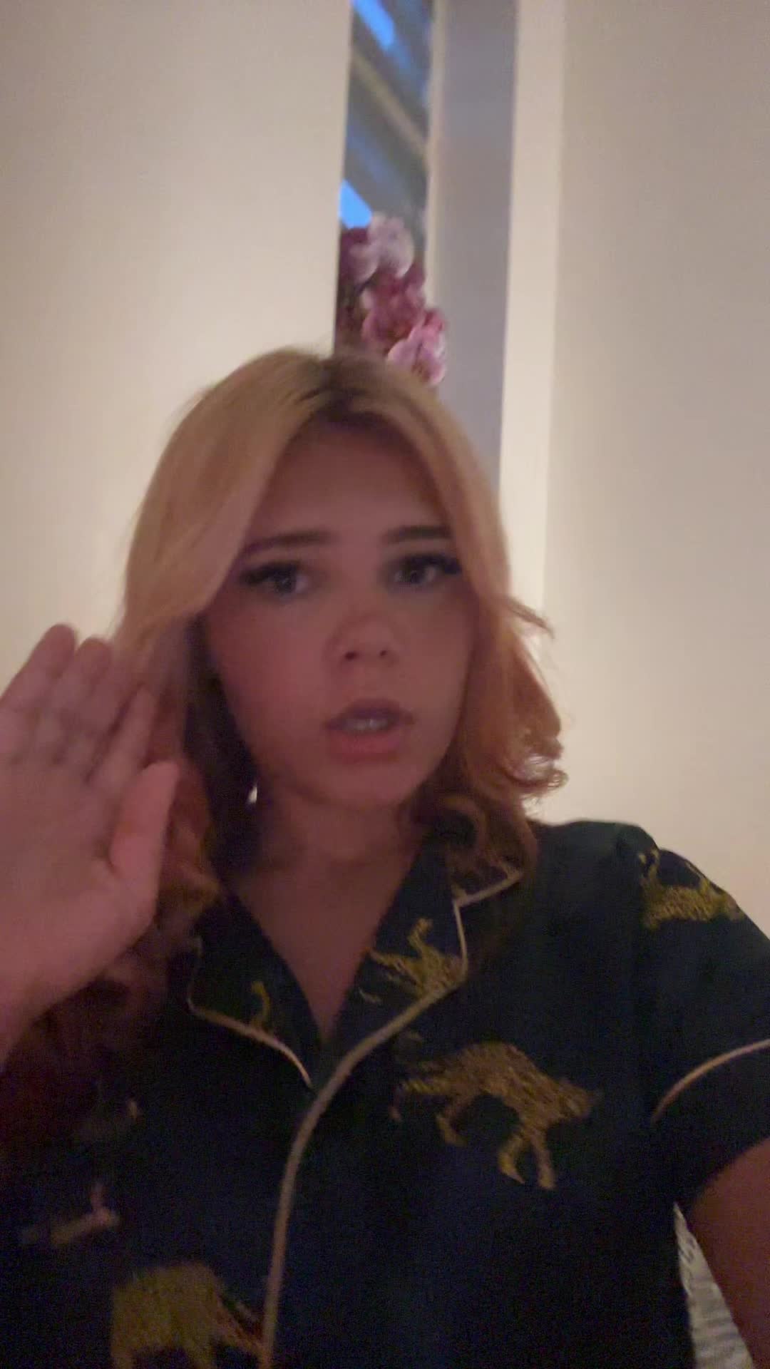 @laceyxo