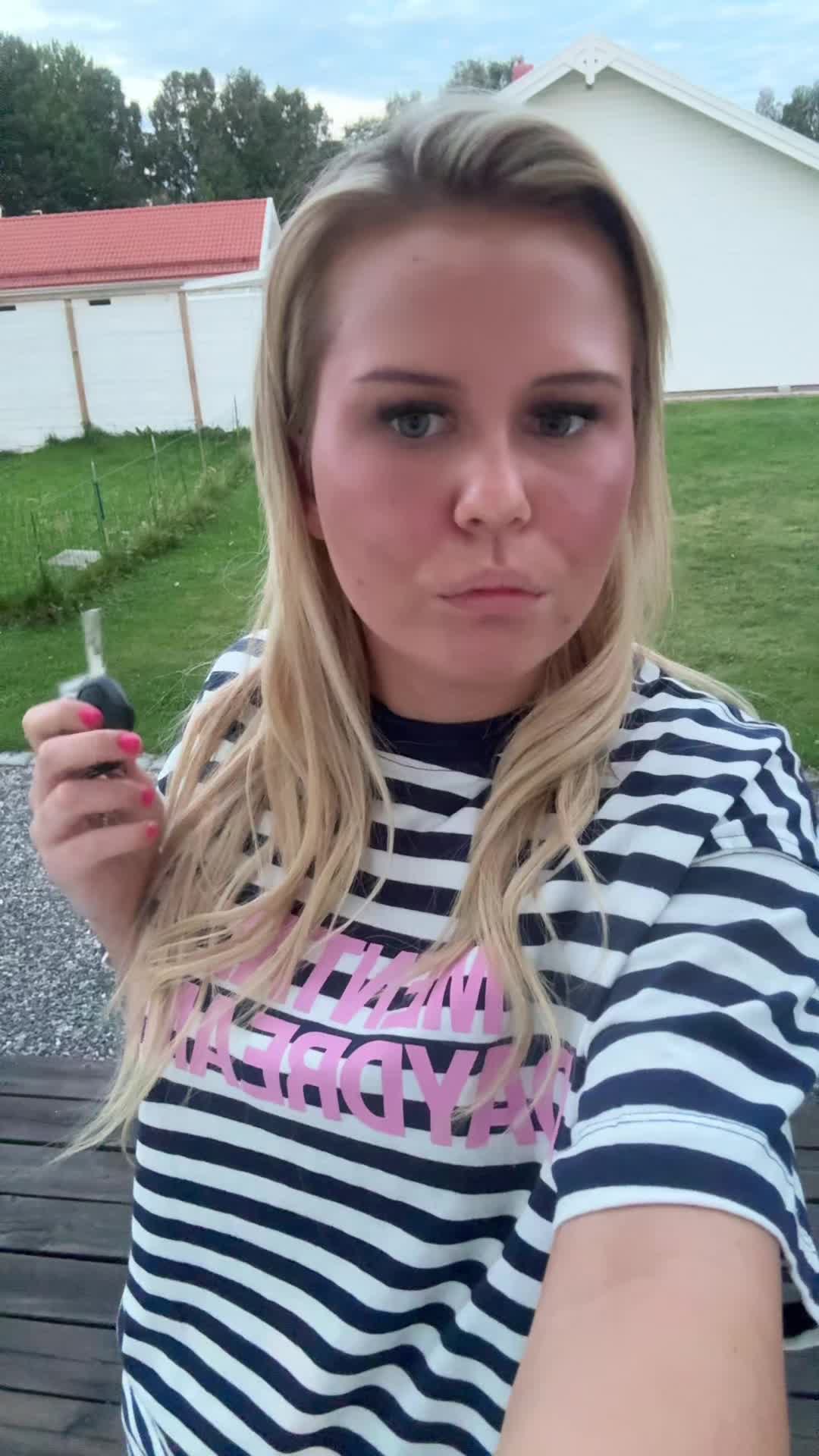 @Holly🛍️🥥🥂