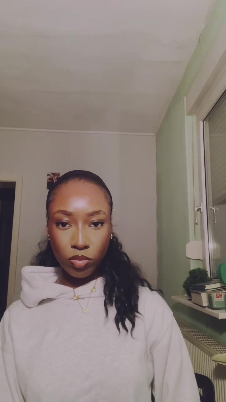 @V🏄🏾&zwj;♀️