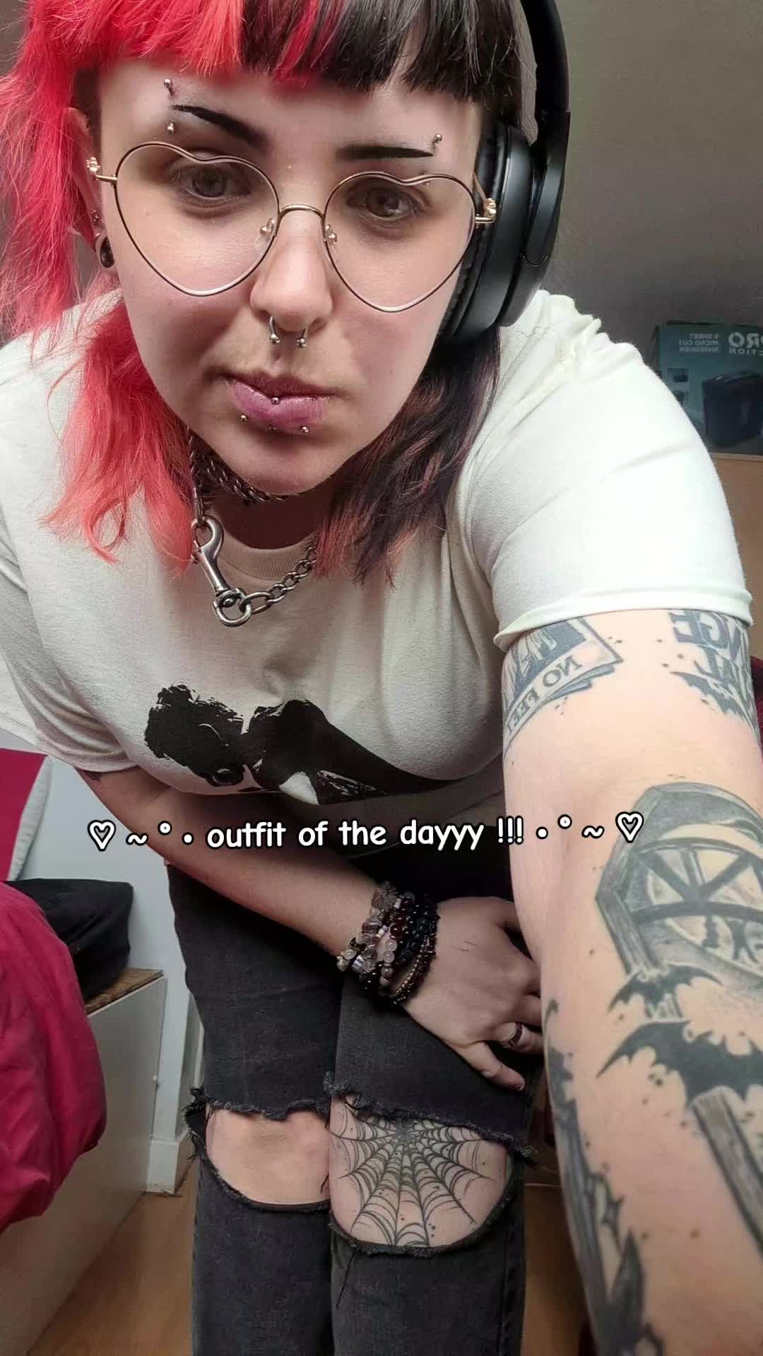 @🖤 𝕰𝖓𝖛𝖞 ❤️ (they/them)