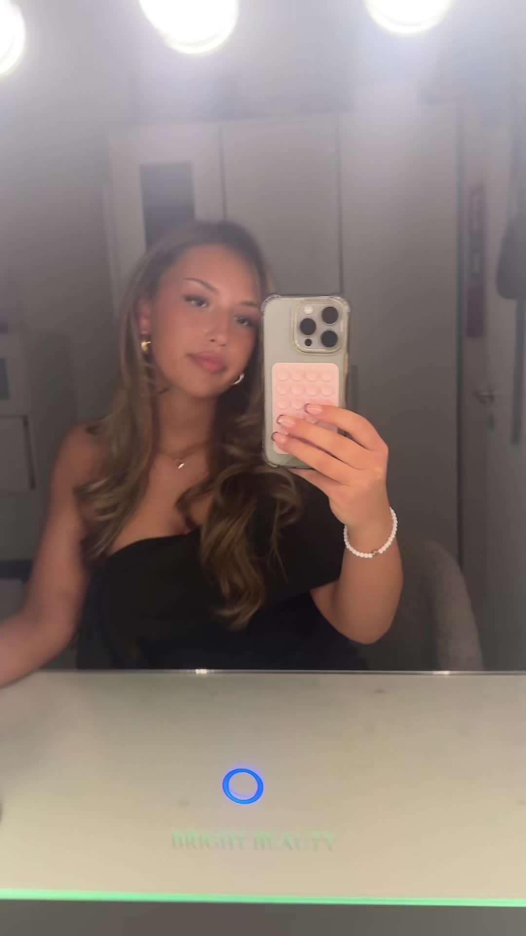 @👀