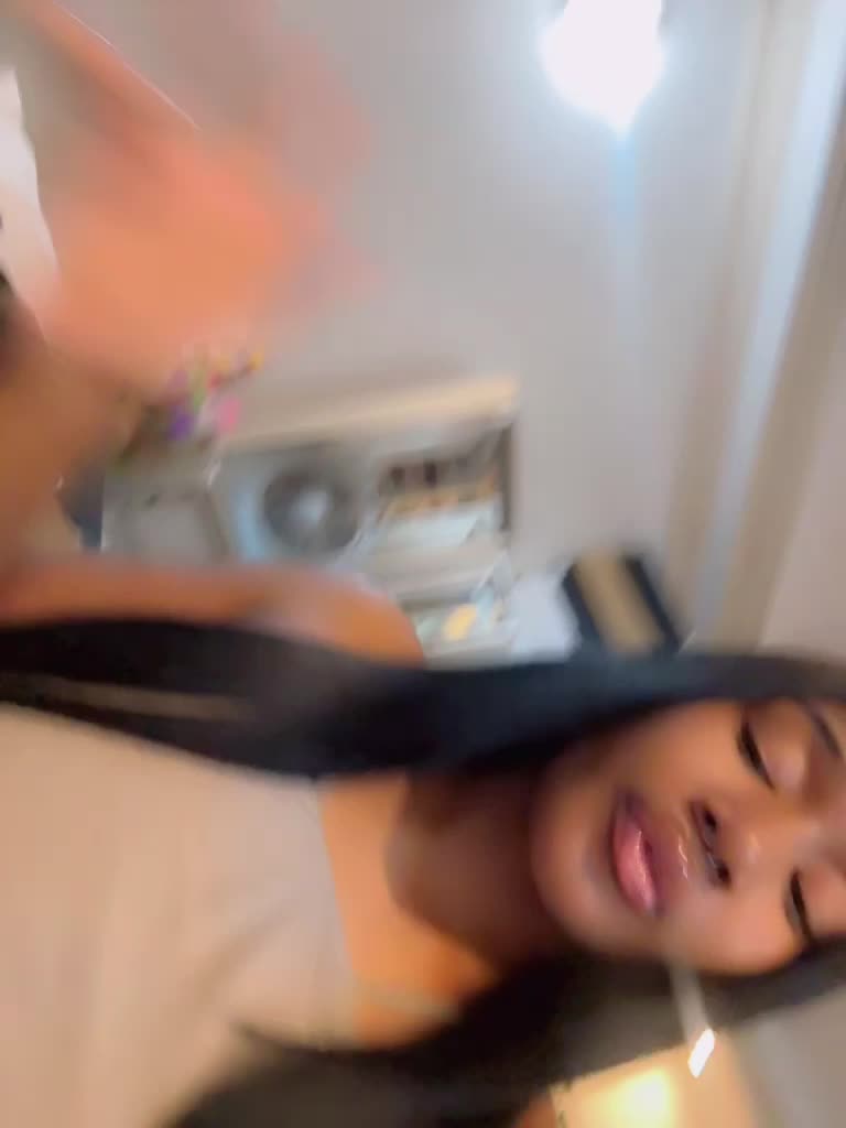 @Ealaina.