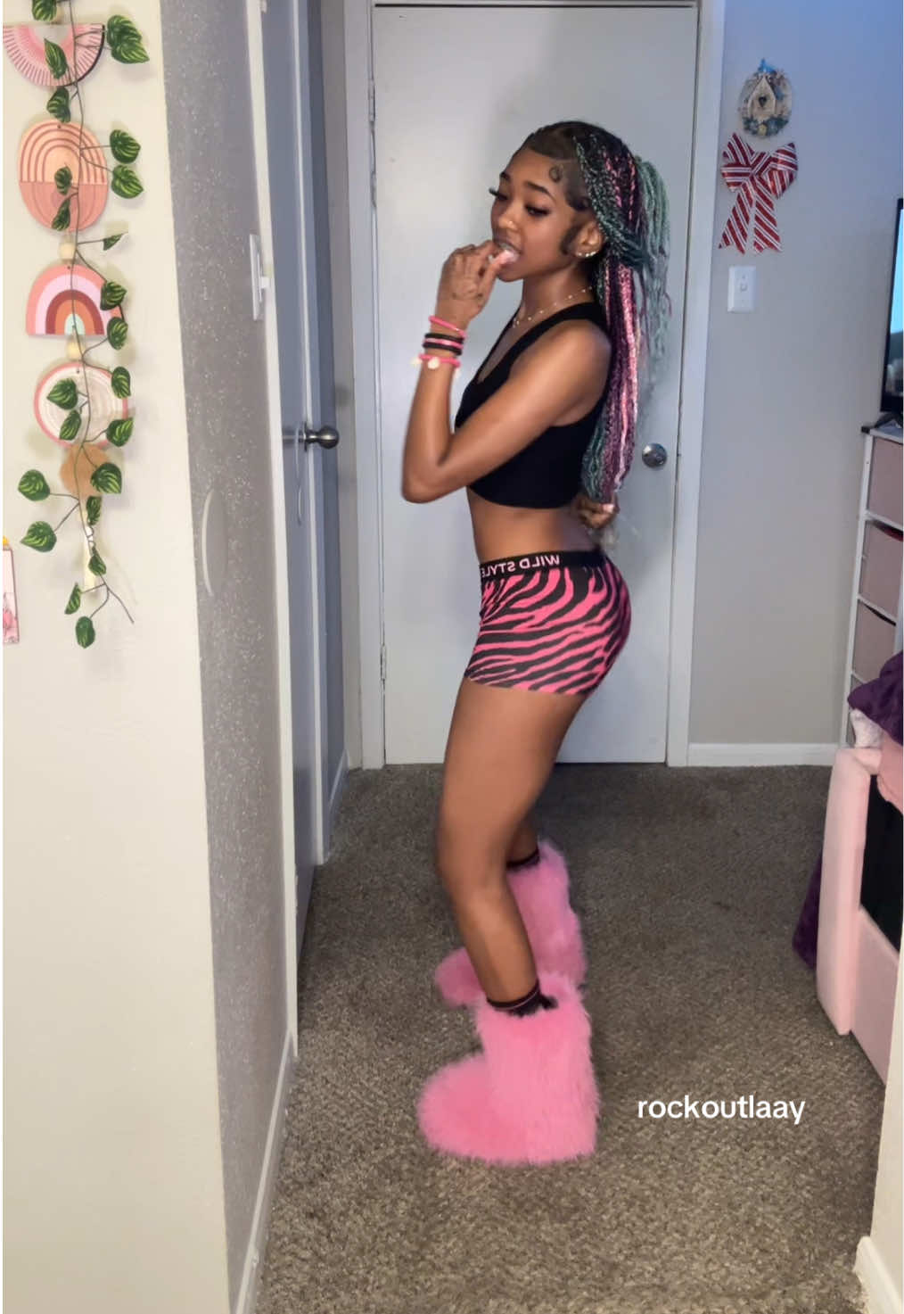 @rockoutlaay