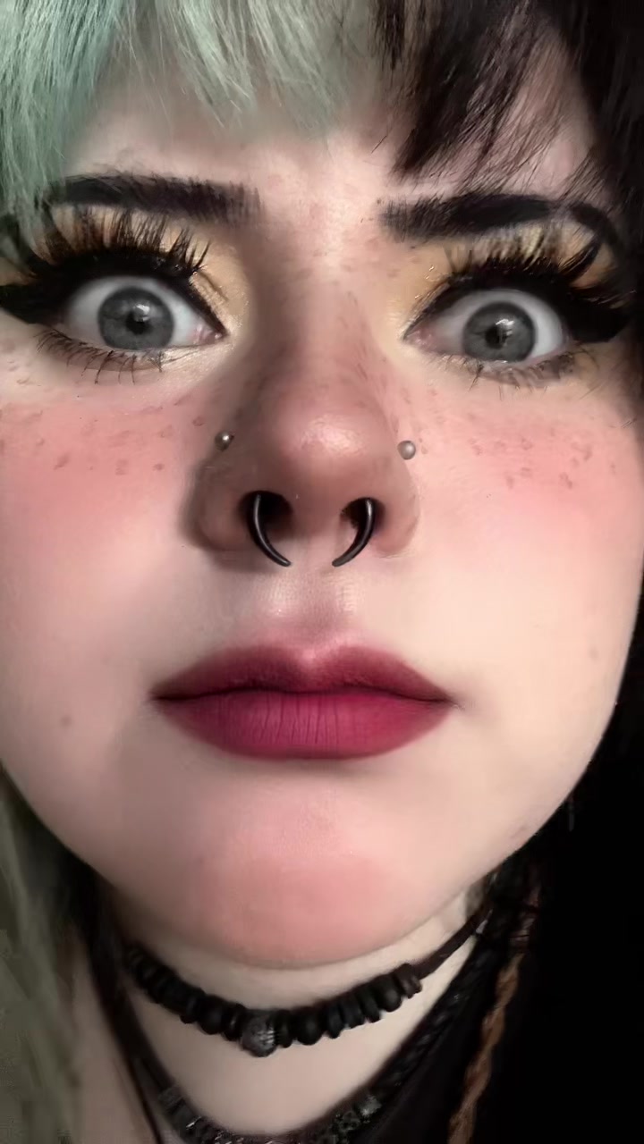 @Julie🖤