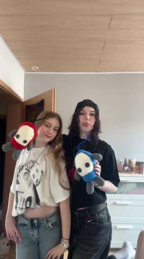 @𝒯𝒶𝓂𝒾🦝🛹🎸