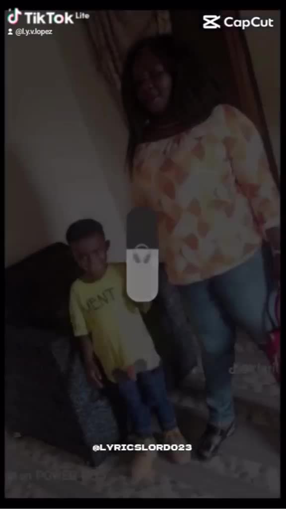 @Lil sis of Ace Rod Qwhabi wave