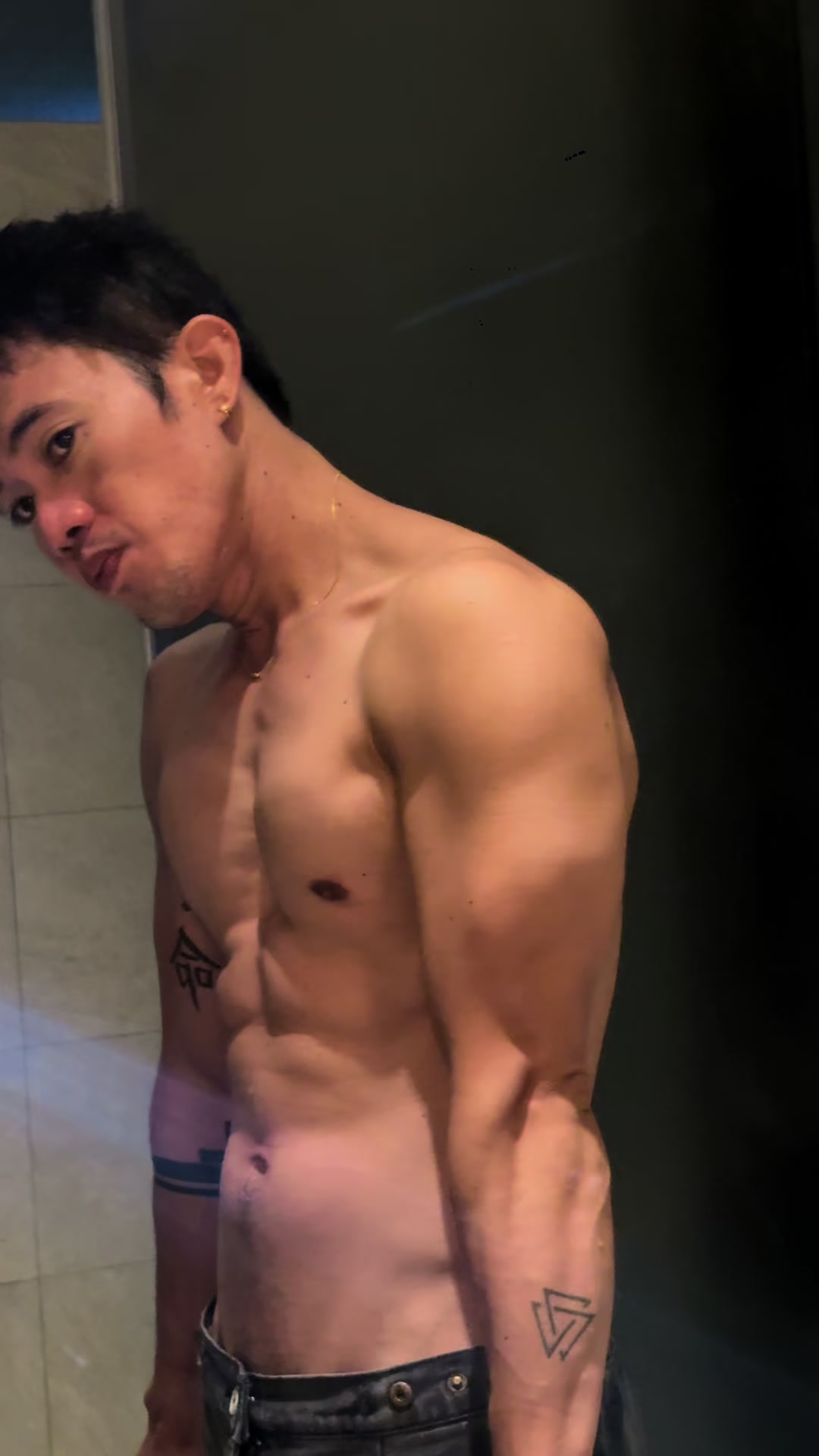 @Iambryanadlaon