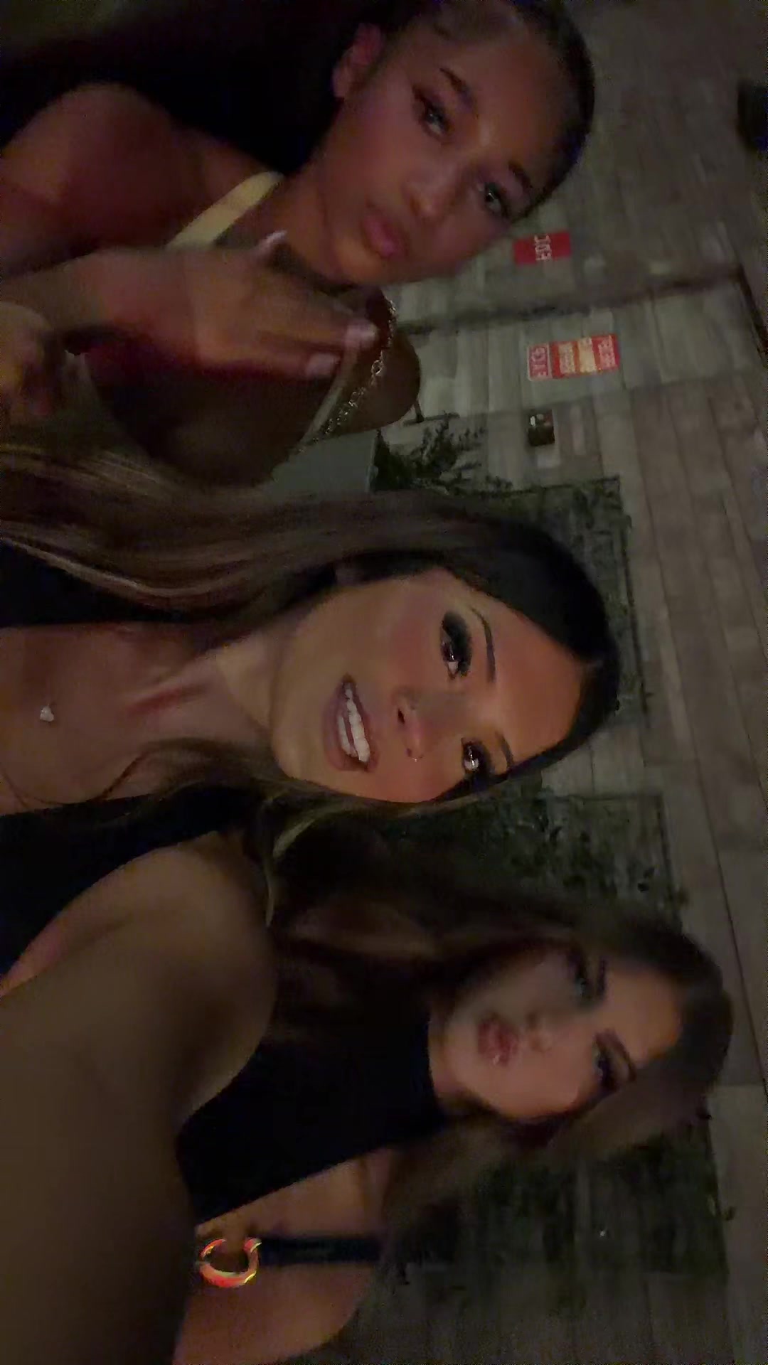 @Lilly F