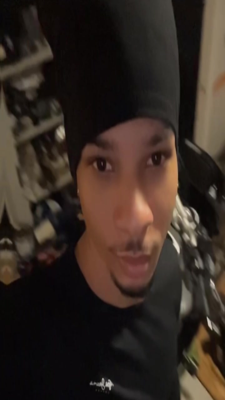 @???