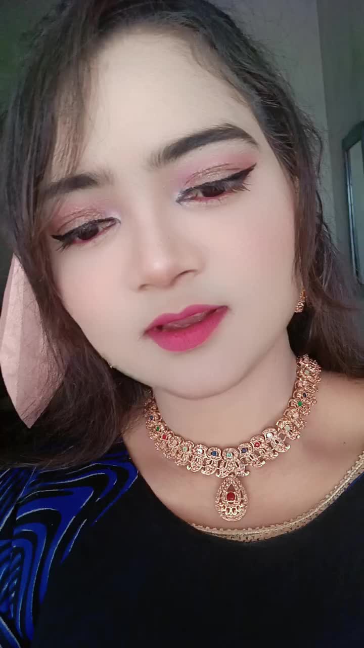 @Model Fara Malik