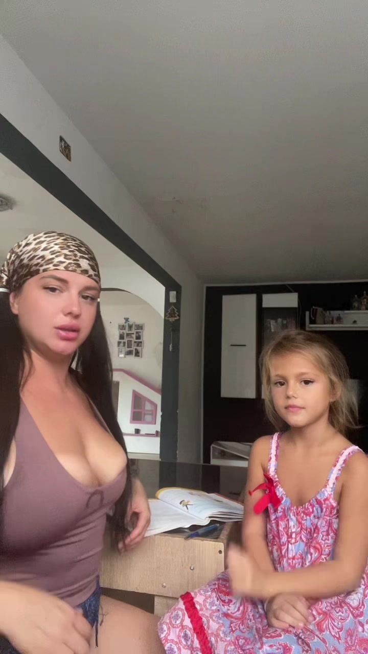 @Elena 🖤