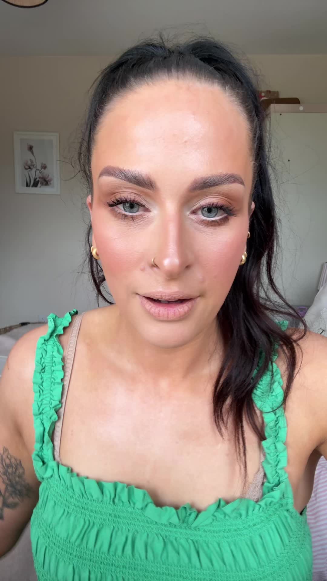 @MAKEUP ARTIST HESTER LILY