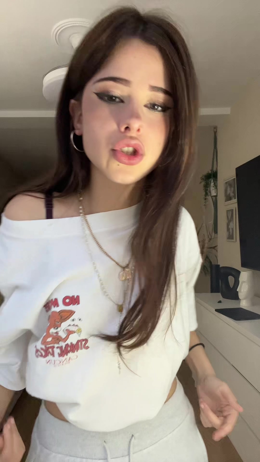 @daniella