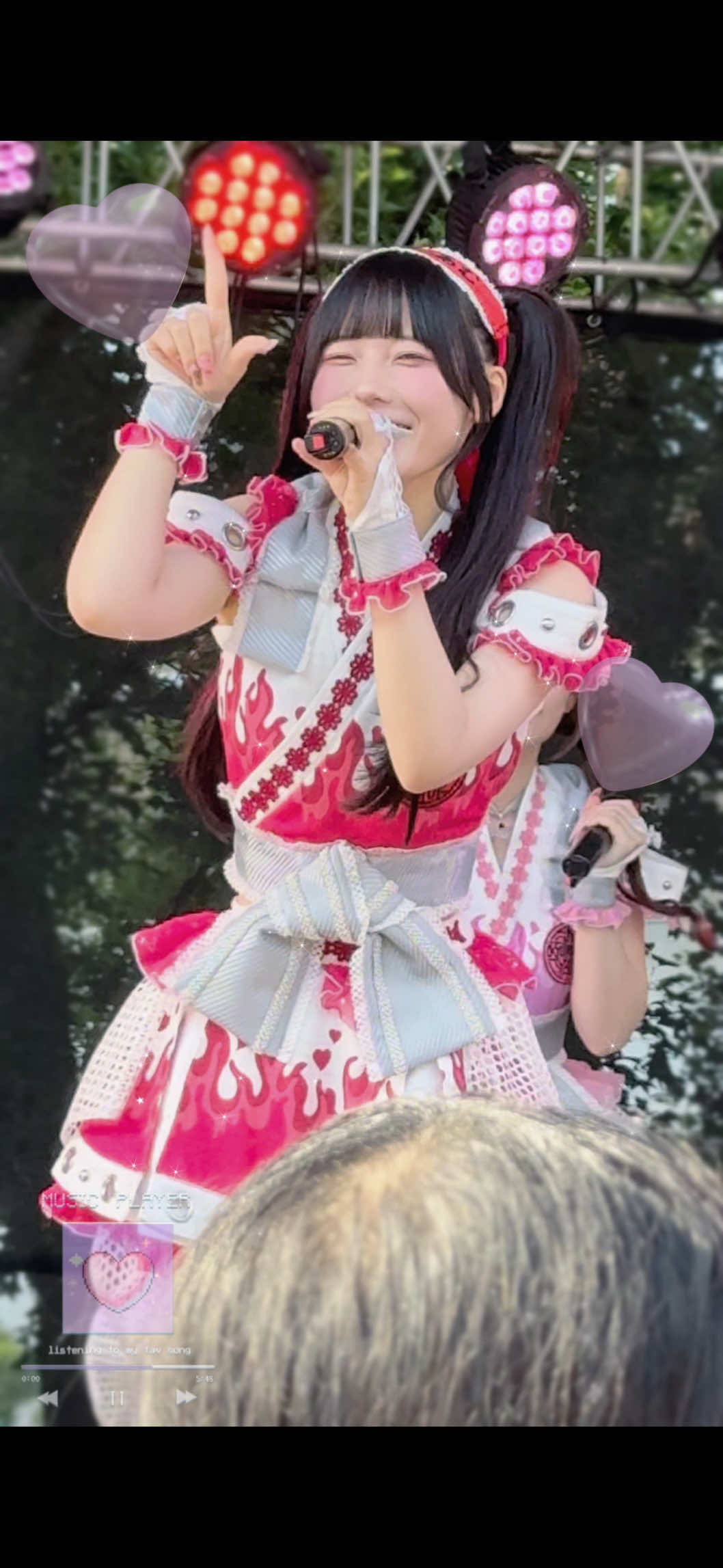 @かなで