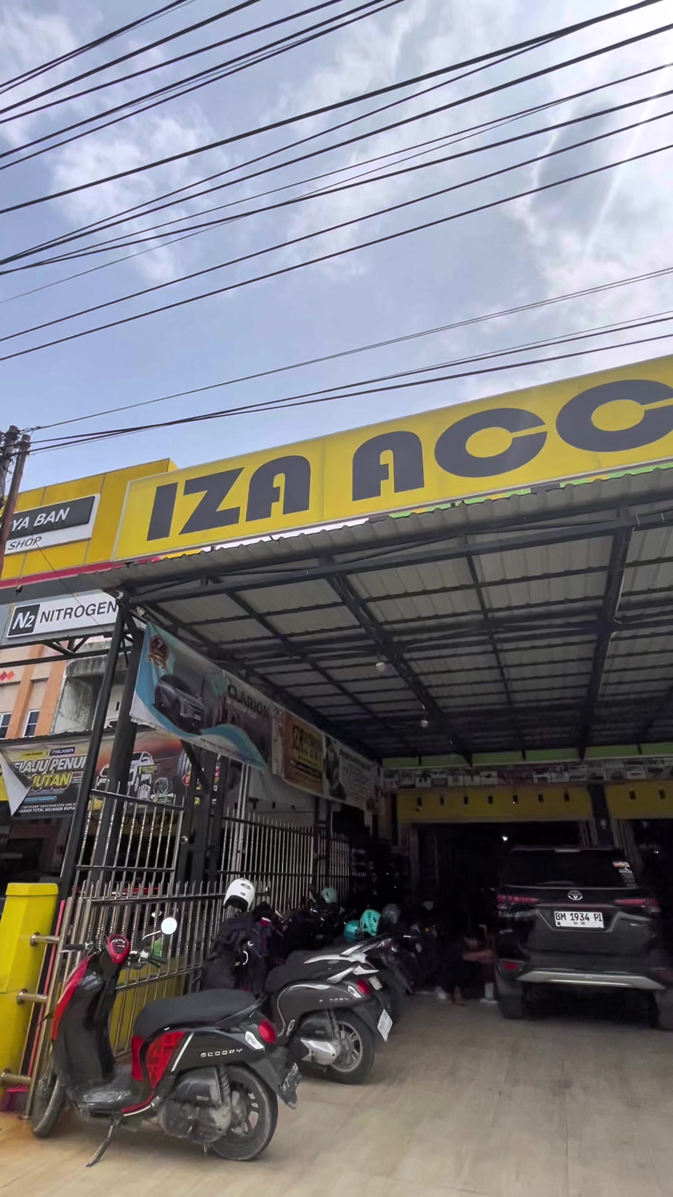 @Iza Accesories Mobil