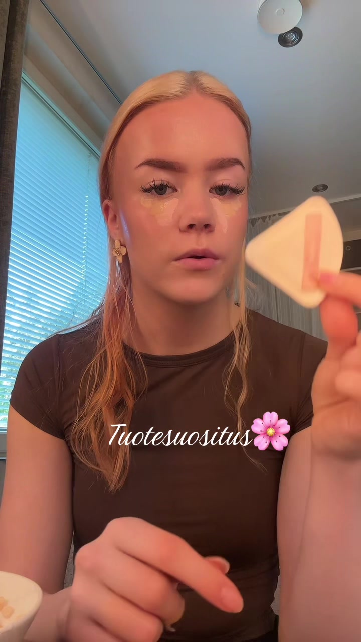 @neanoora