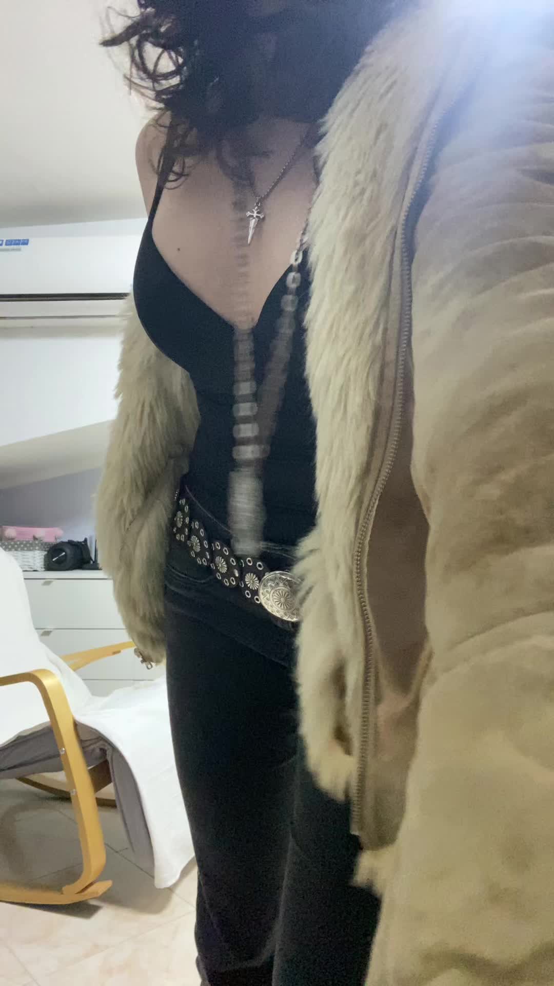 @angela