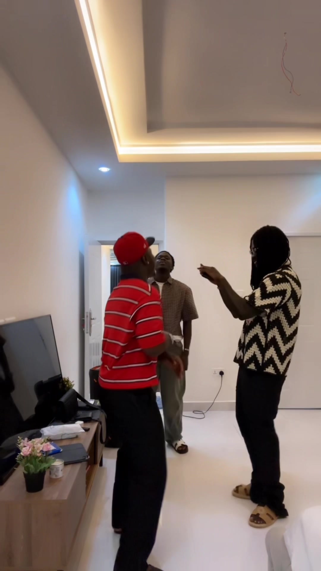 @𝐑𝐎𝐍𝐀𝐋𝐃𝐎🇬🇭