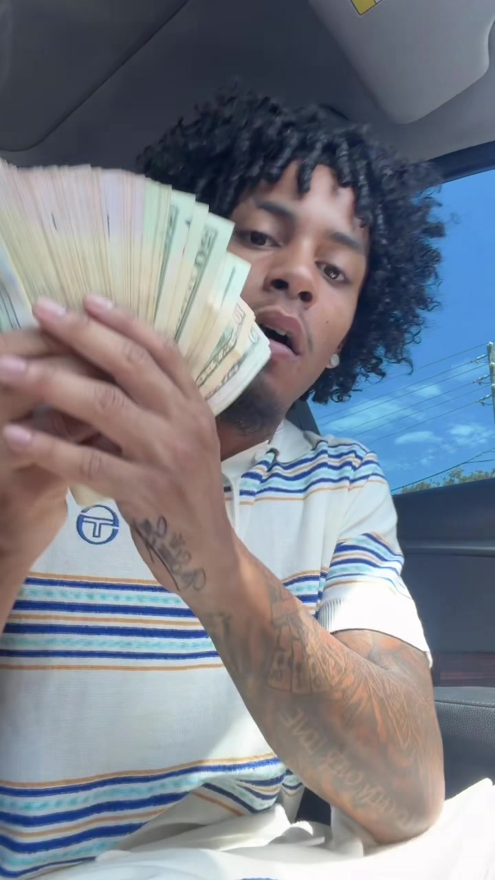 @JaaayDaMenace 👁️