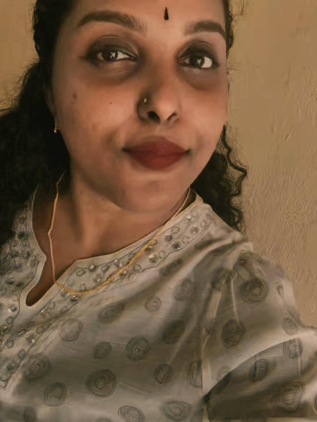 @Santhiya@தியா💜✨