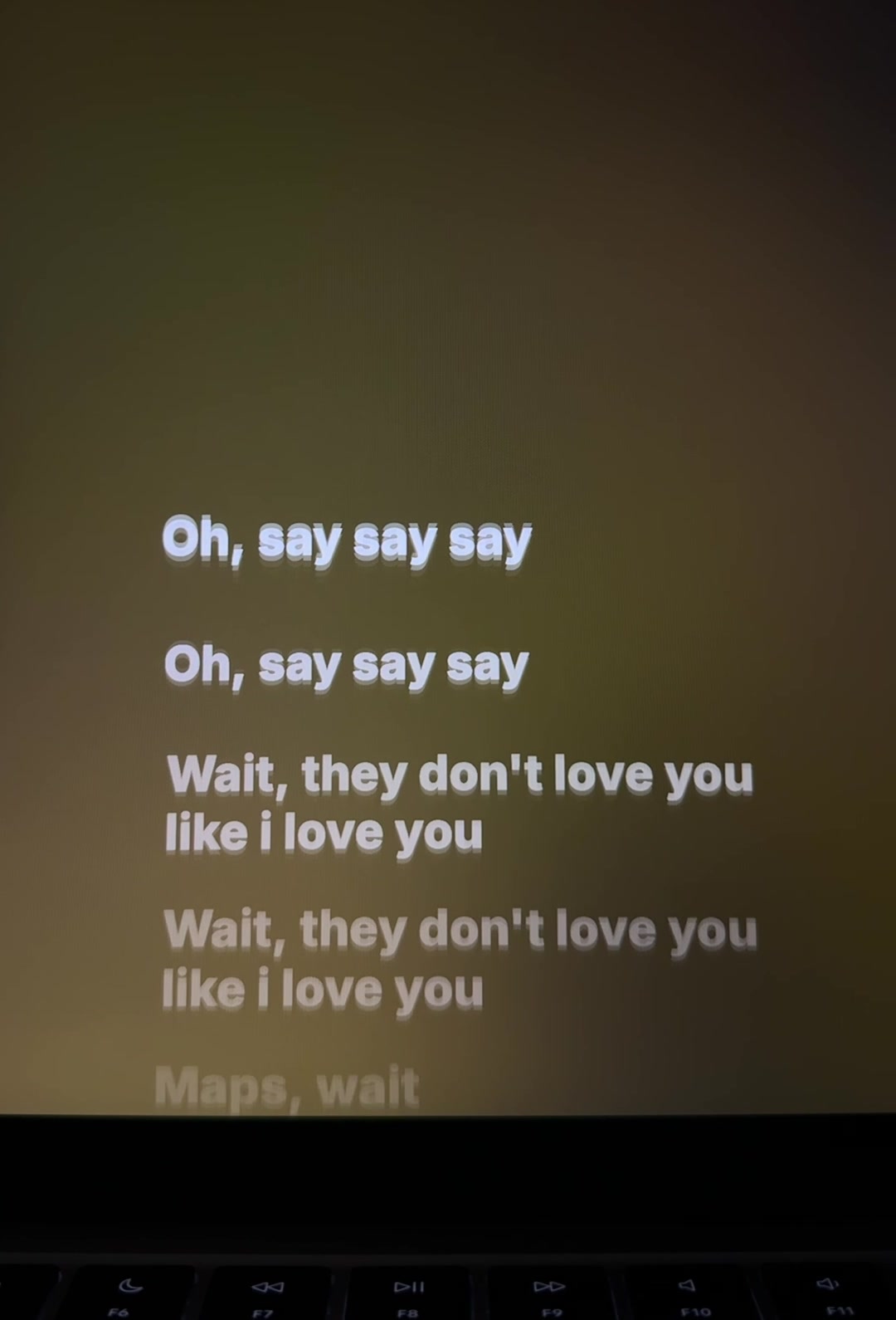 @🎧