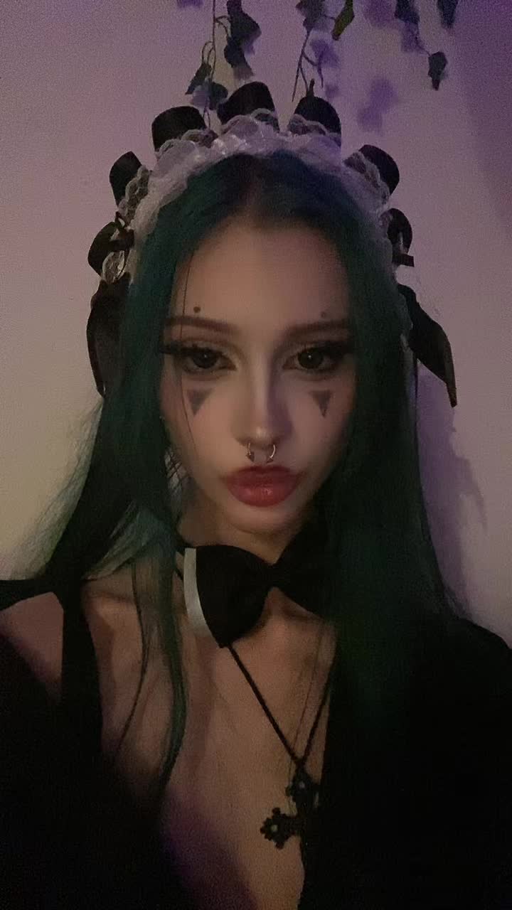 @nora valeria