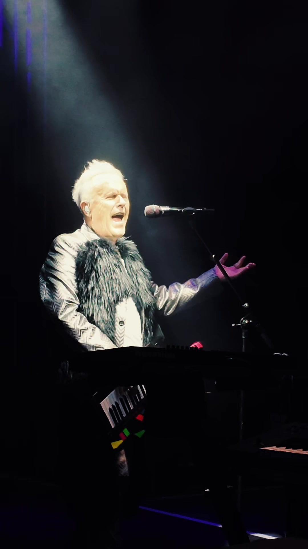 @Howard Jones