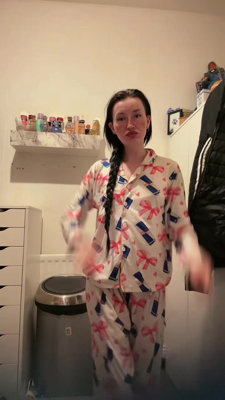 @Charli🌻