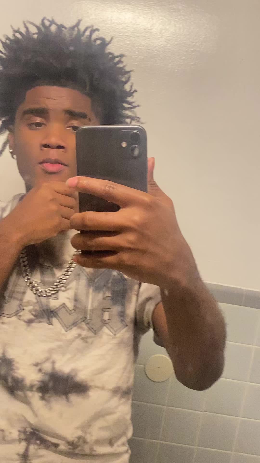 @K4frmbmore🩸
