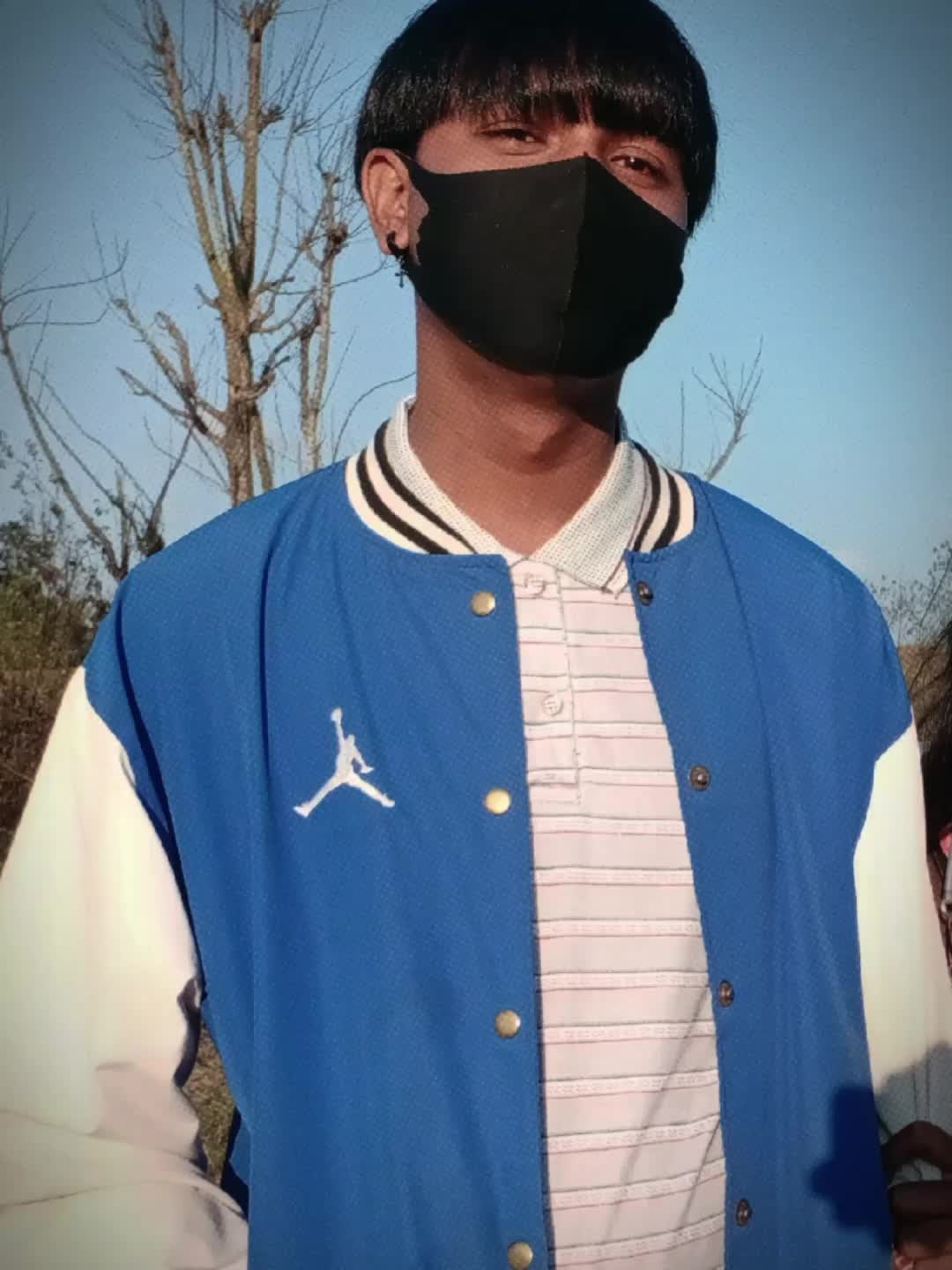 @Aura 999+