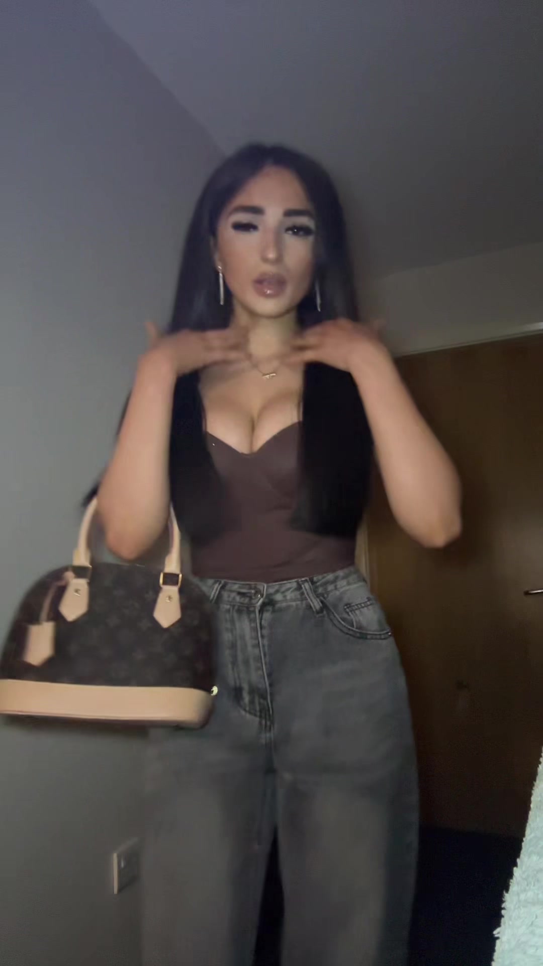 @𝐋ꨄ