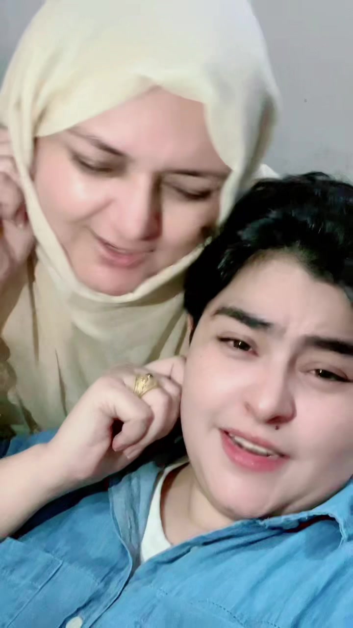 @Singer samina pari zaad