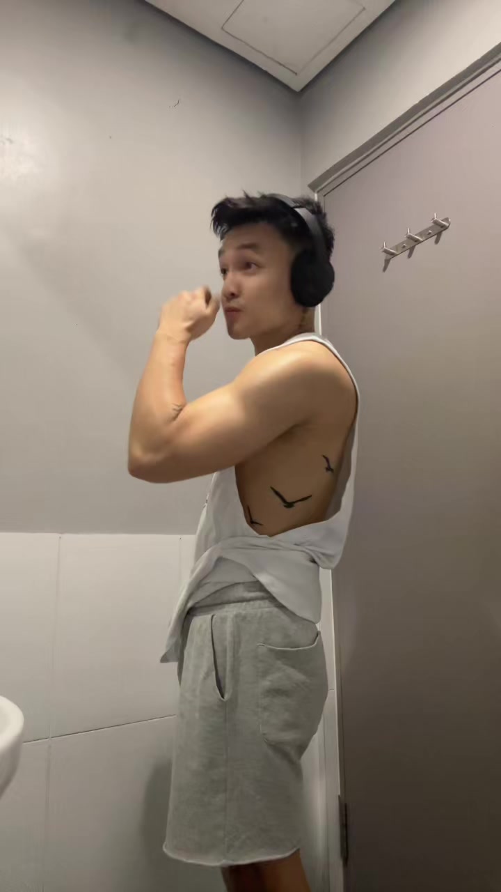 @b a s t y y