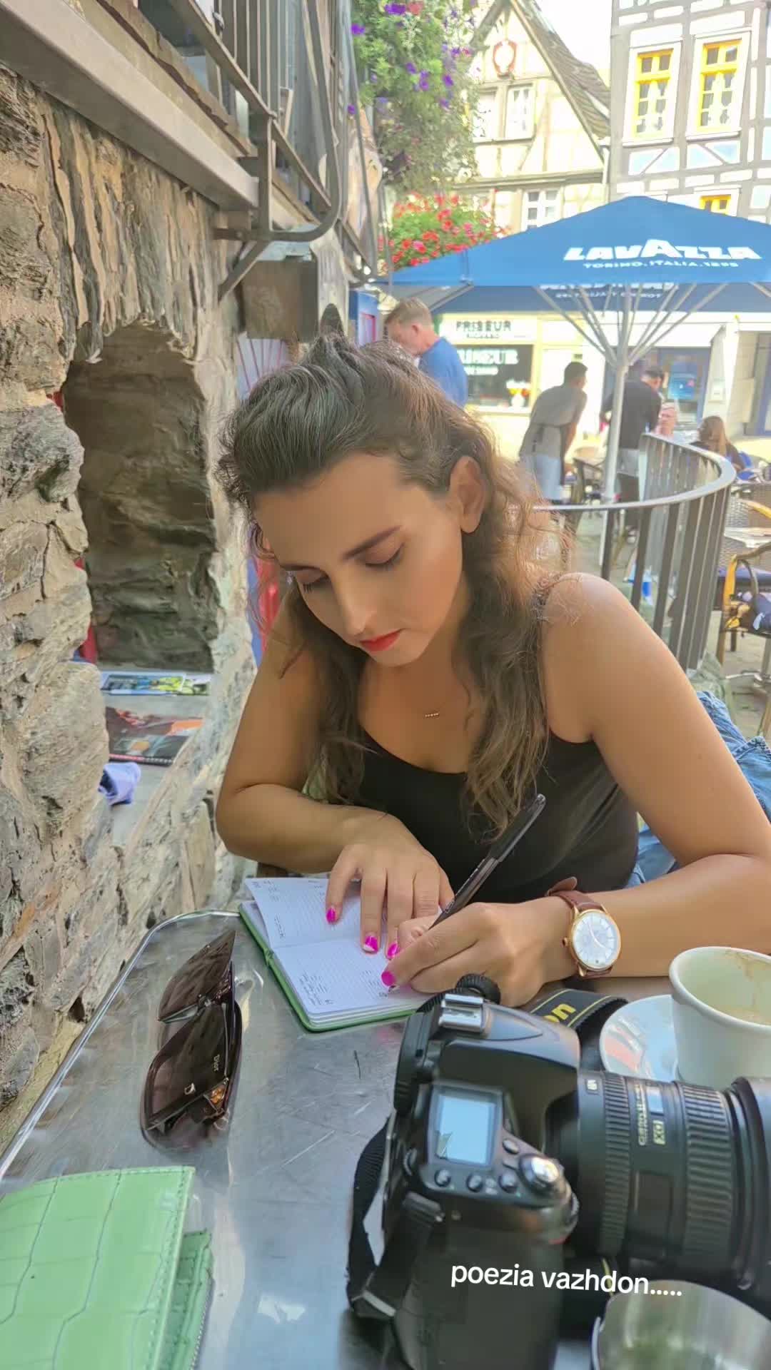 @Honey & Darling