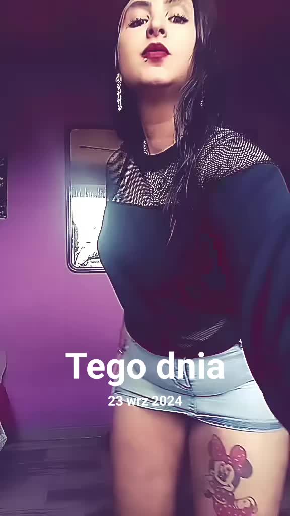 @Czoorna💋😈