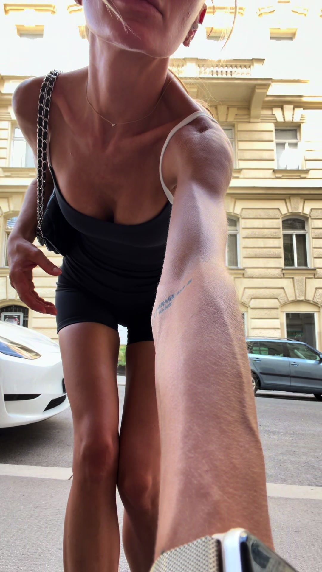@Larisa Lazar