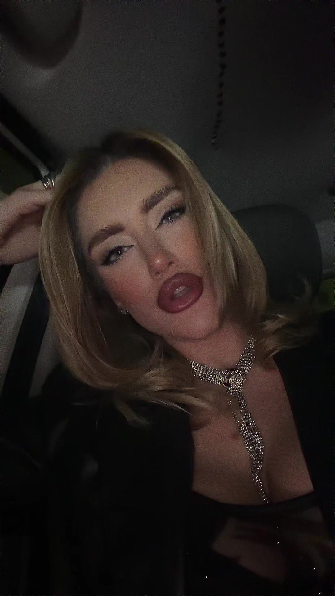 @_adelfinadiana_mua