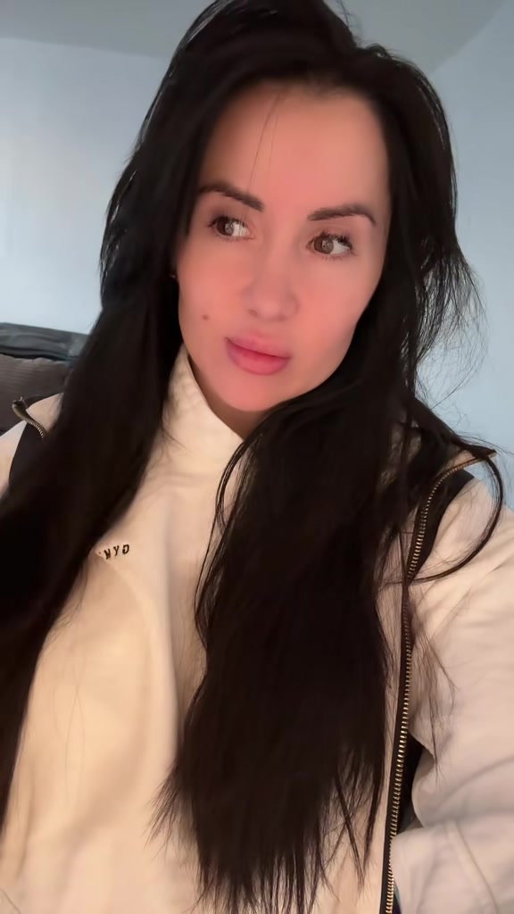 @Elena_Xonia