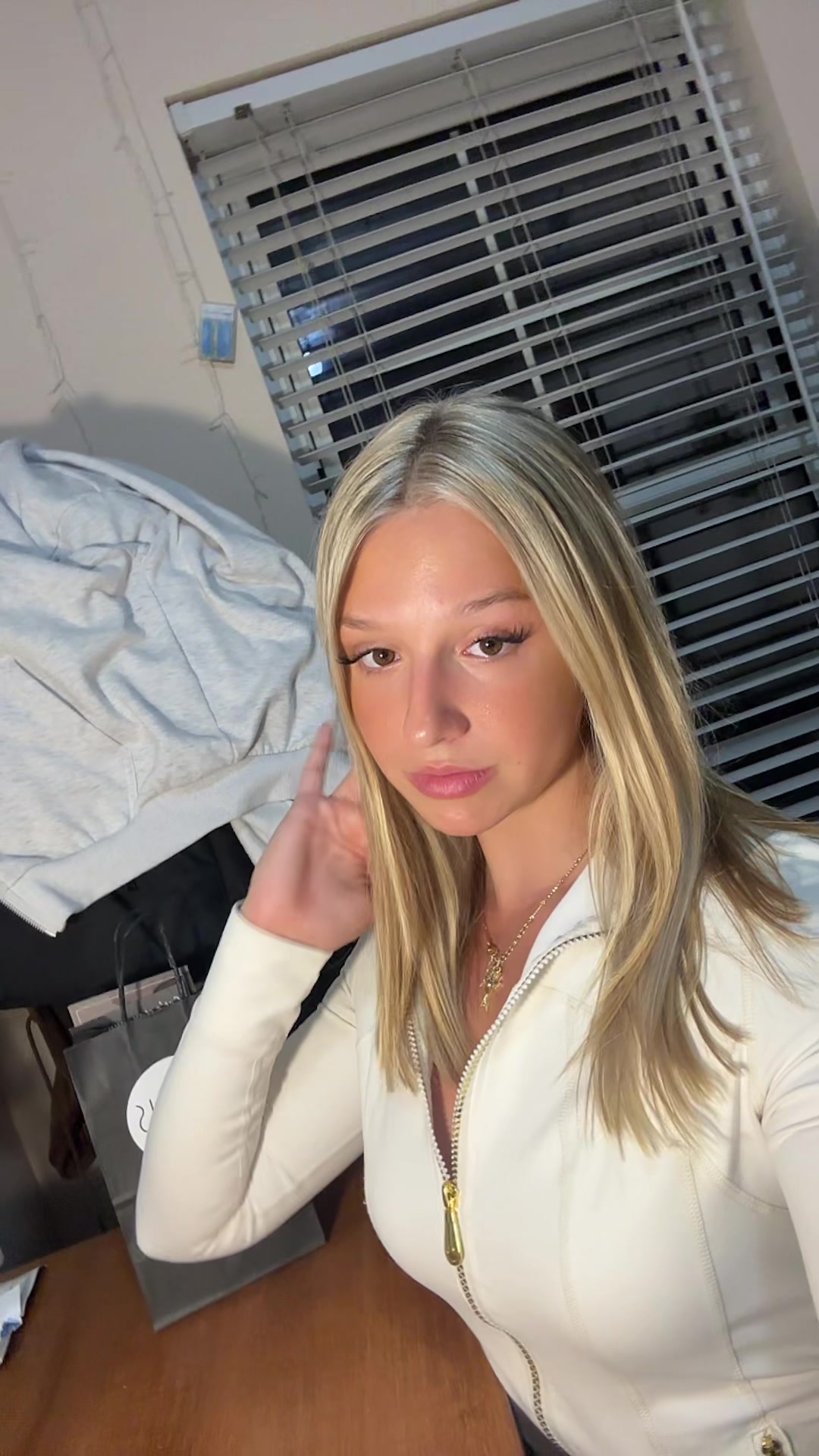 @riley.milausnic