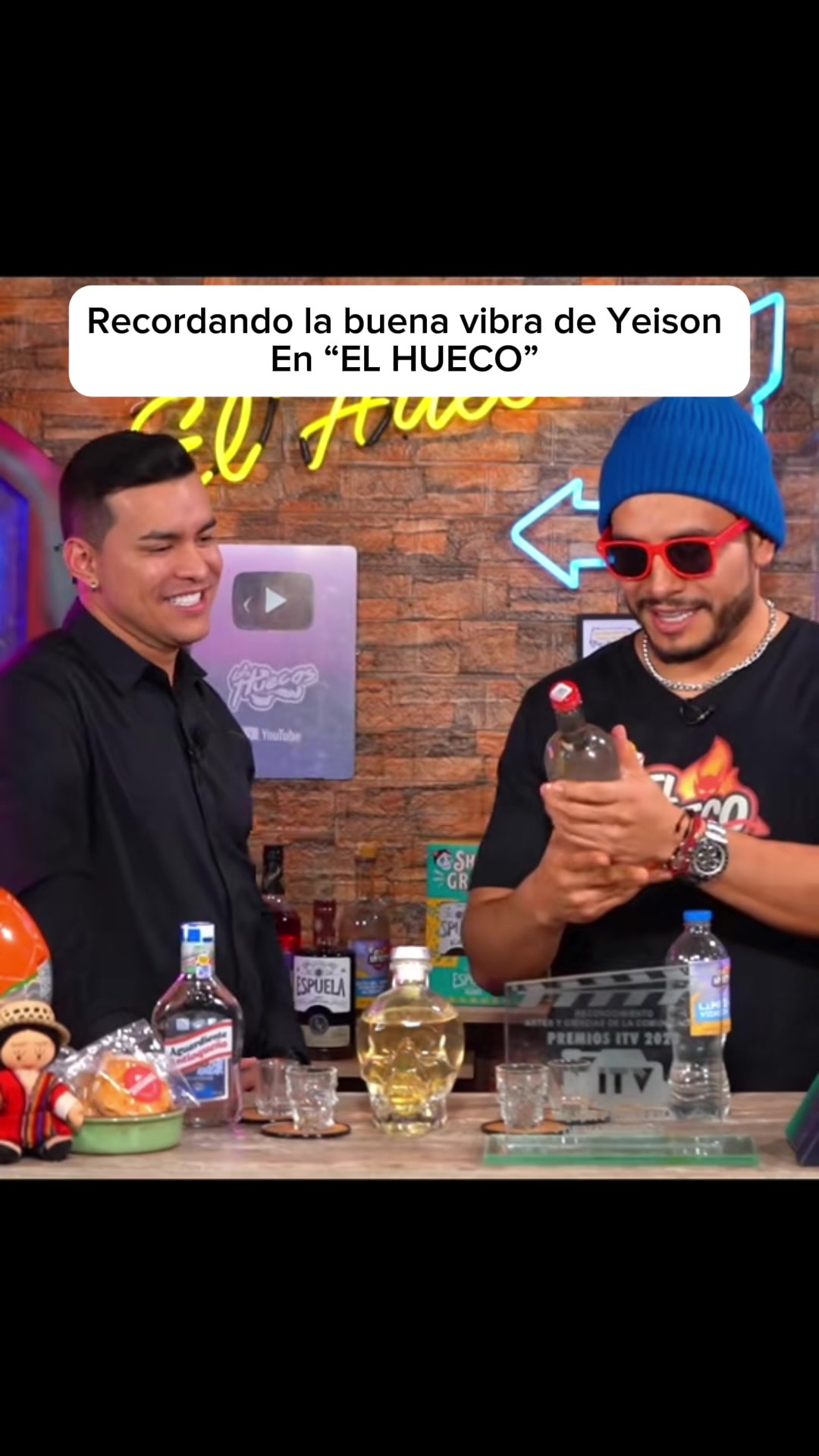 @Elhueco_
