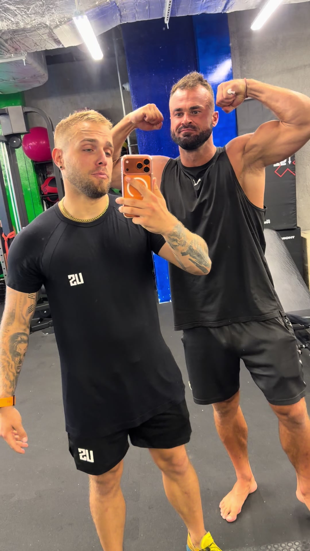 @blondino_latino