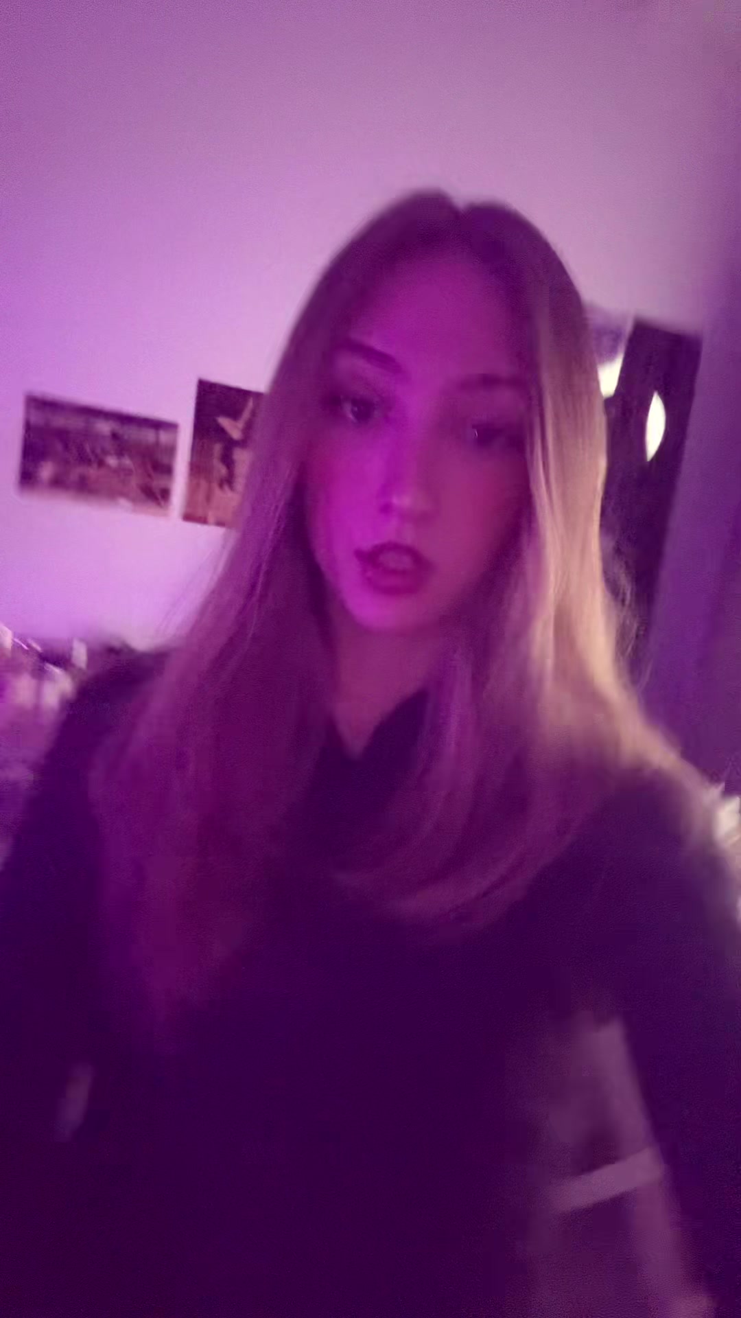 @🐝
