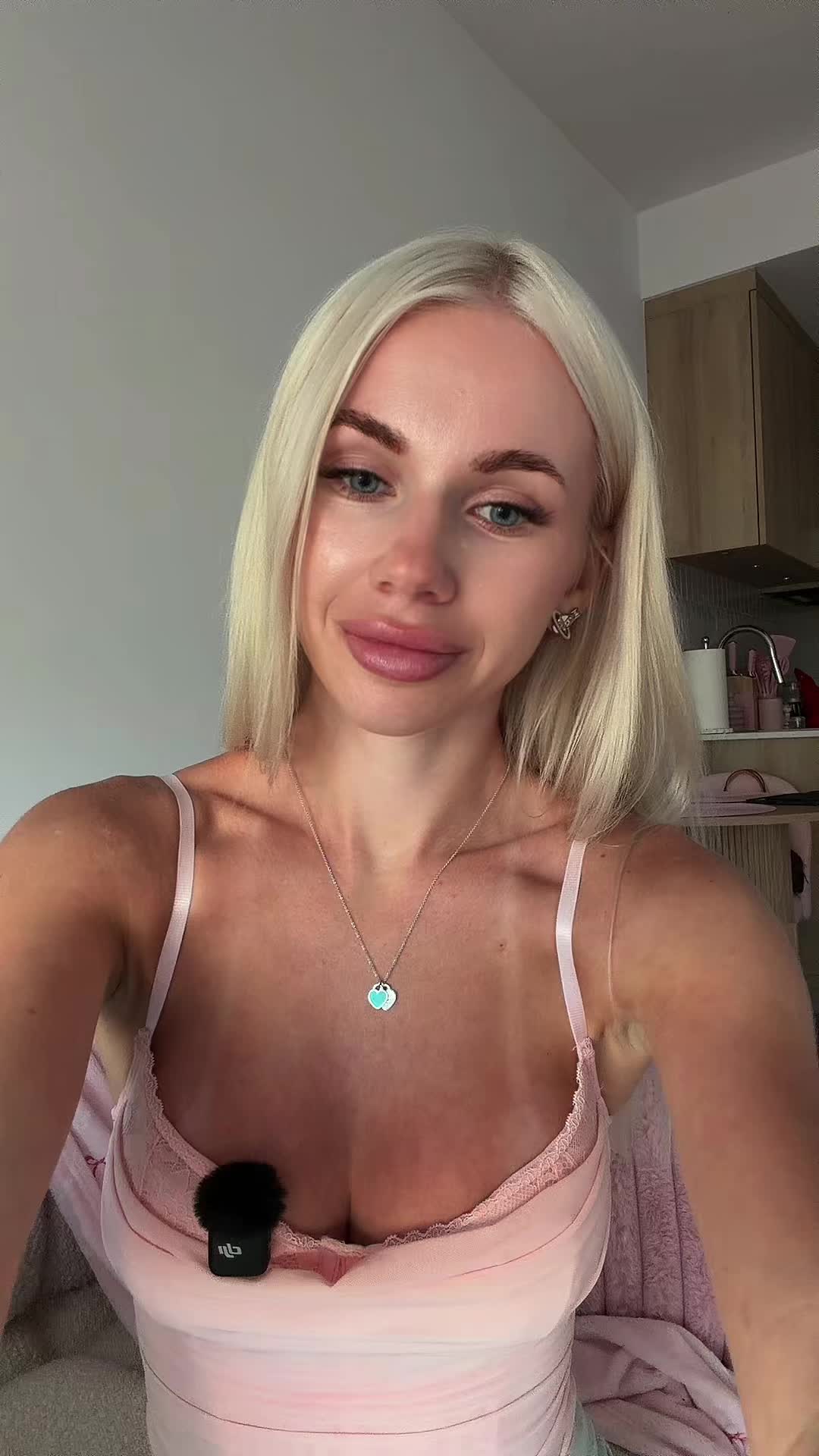 @Slavicblondexoxo