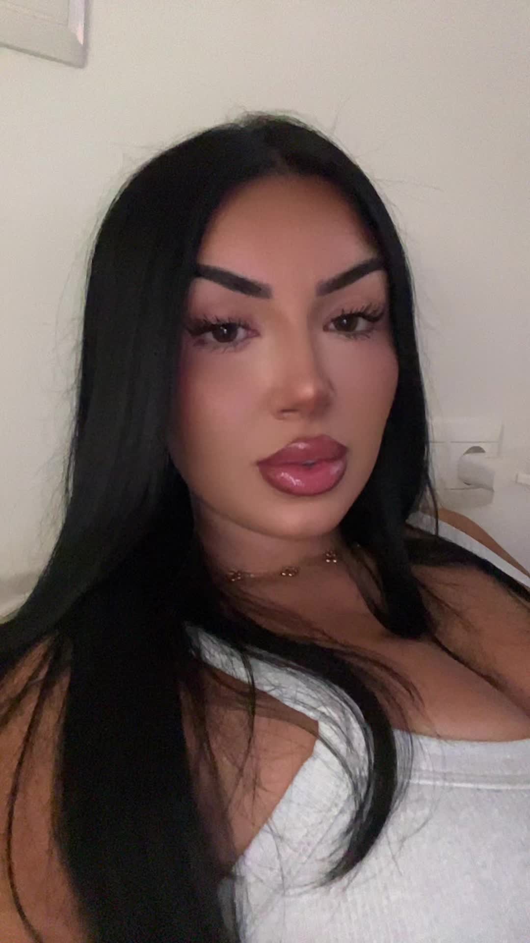 @sheilatrs